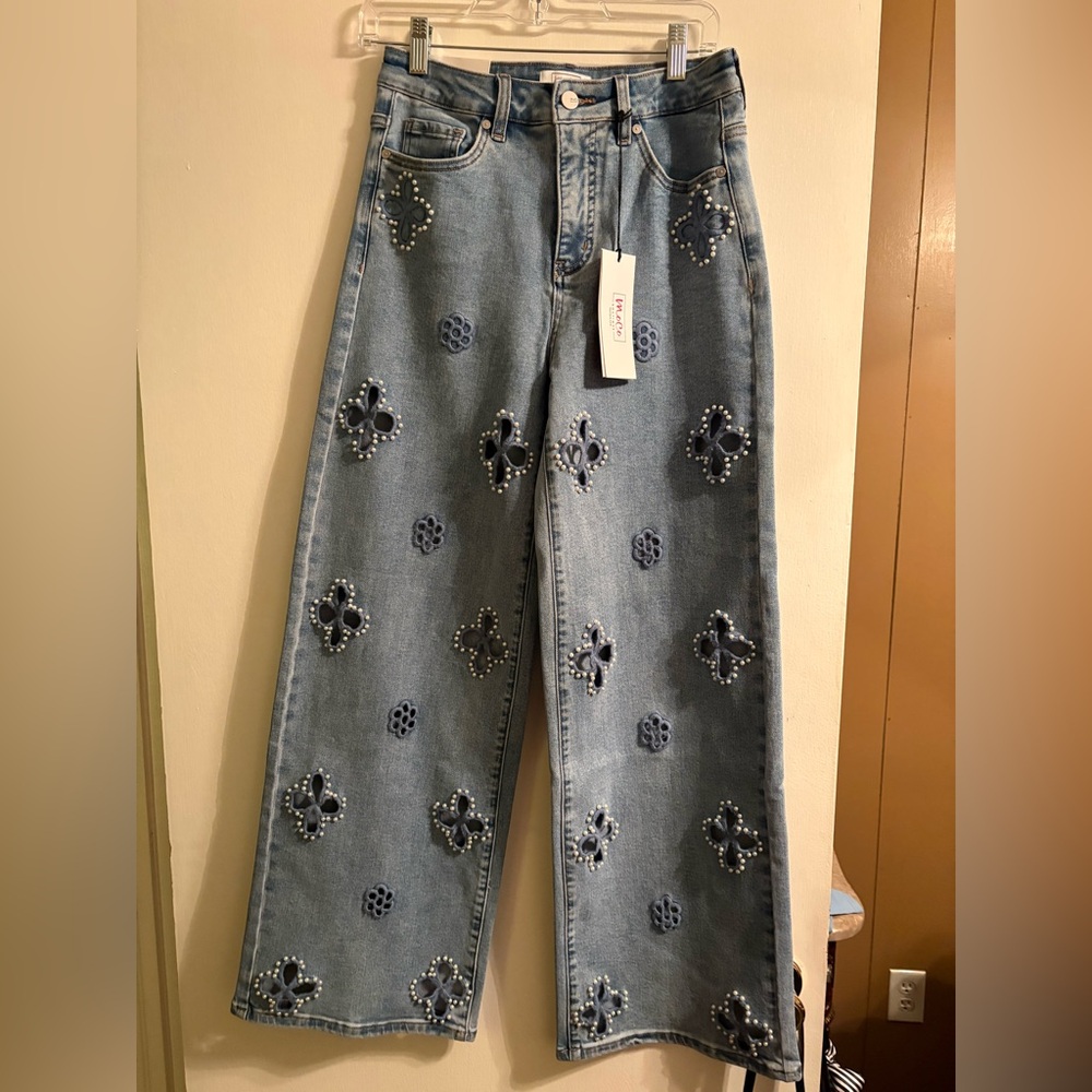 NWT Moco Boutique Pearl Perfect Floral Wide Leg Tummy Control Jeans